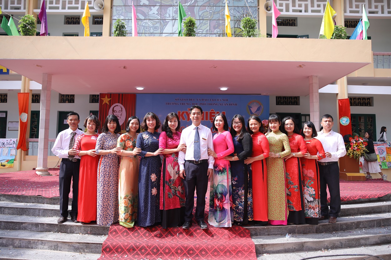 Tổ Ngoại Ngữ Lịch Sử
