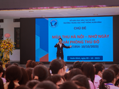 Hoạt động ngoại khóa với chủ đề “Mùa thu Hà Nội- Nhớ ngày giải phóng Thủ đô”