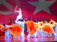 TRƯỜNG THPT XUÂN ĐỈNH ĐẠT GIẢI NHẤT CHUNG KHẢO HỘI THI TUYÊN TRUYỀN CA KHÚC CÁCH MẠNG QUẬN BẮC TỪ LIÊM NĂM 2025
