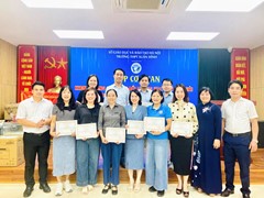 TUYÊN DƯƠNG KHEN THƯỞNG GIÁO VIÊN TIÊU BIỂU ĐẠT THÀNH TÍCH XUẤT SẮC TRONG CÔNG TÁC BỒI DƯỠNG HỌC SINH GIỎI CẤP CỤM NĂM 2025