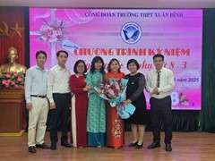CHÀO ĐÓN NGÀY QUỐC TẾ PHỤ NỮ 8/3 TẠI TRƯỜNG THPT XUÂN ĐỈNH