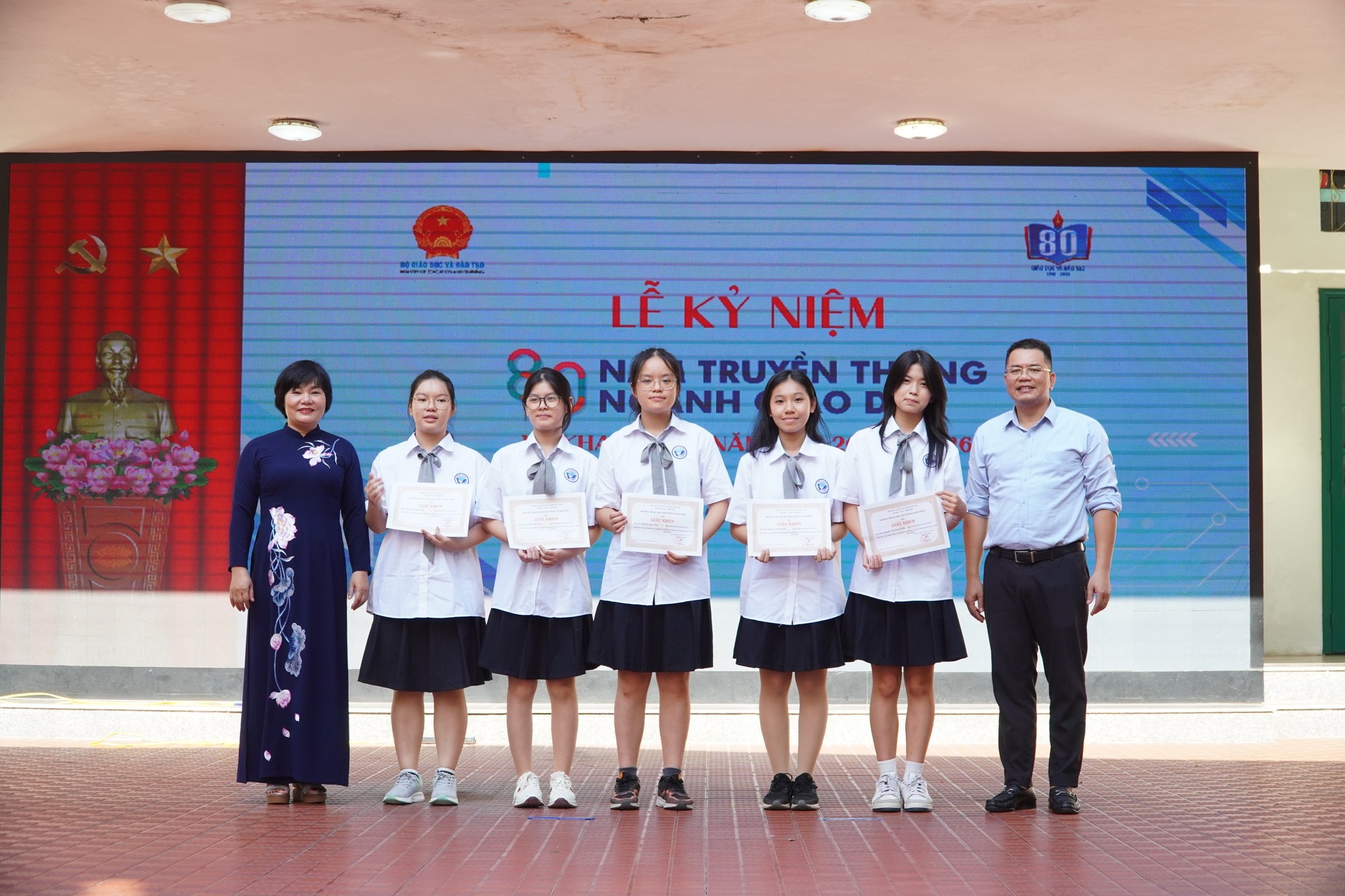 Khenhs1