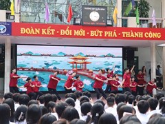 Tháng Mười dịu dàng – Bùng nổ cảm xúc cùng chương trình chào cờ song ngữ kỷ niệm ngày phụ nữ Việt Nam 20/10